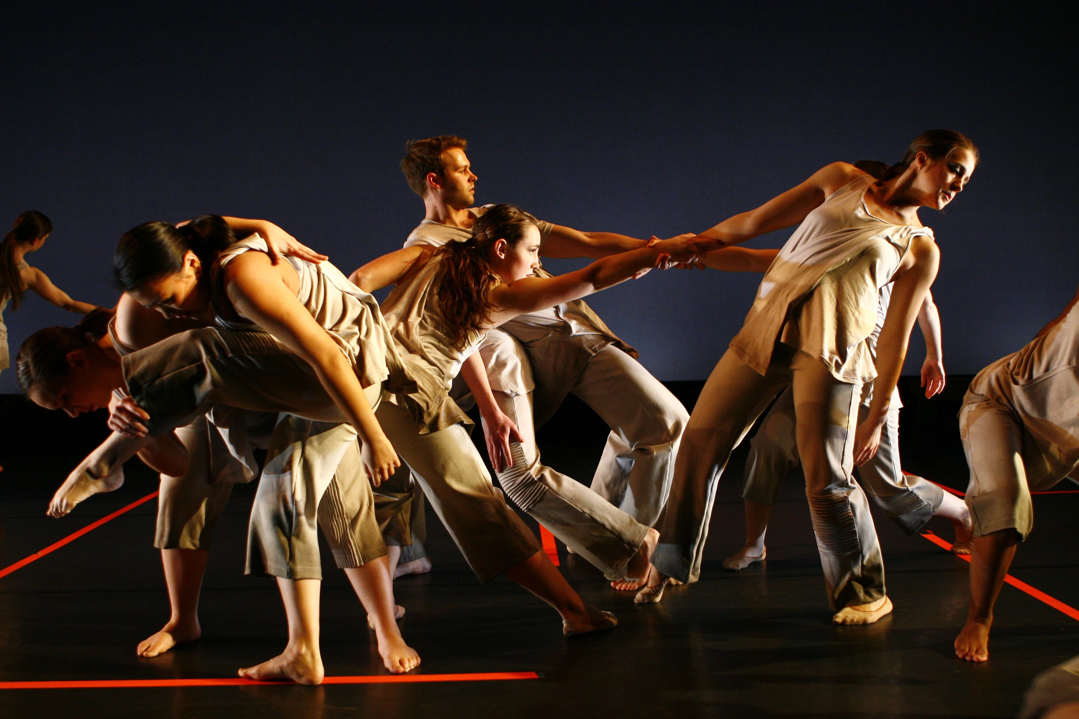 Многообразие видов современных танцев, в котором каждый сможет найти направление для себя